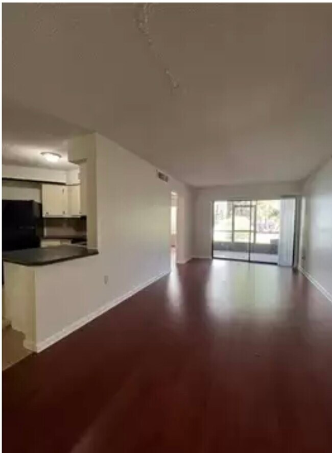 kitchen /living room - 3828 Southpointe Dr