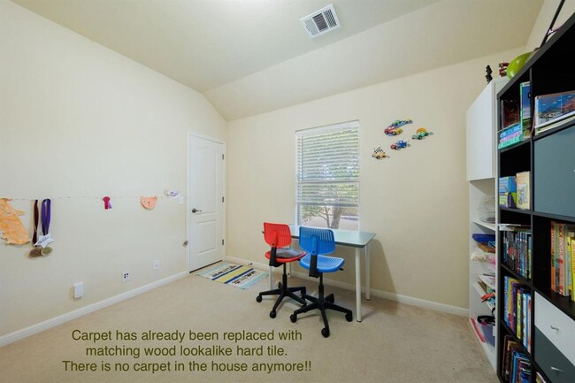 Building Photo - 231 St Richie Ln