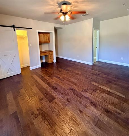 Building Photo - 910 E 3rd St