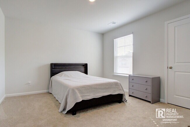 Building Photo - 146 Ivory Shadow Rd