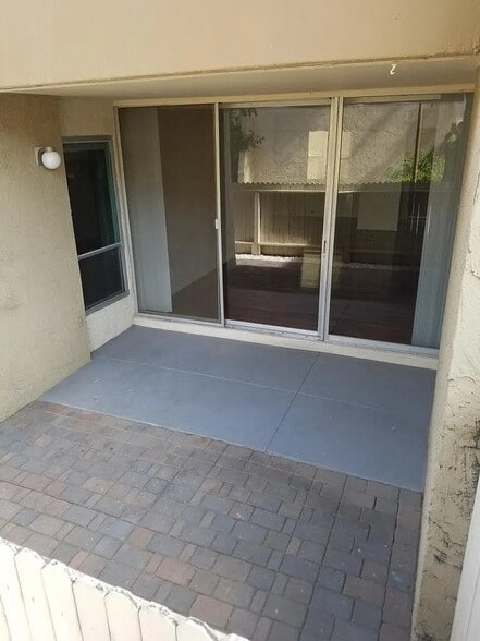 Building Photo - 7625 E Camelback Rd