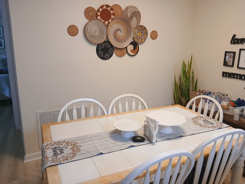 Spacious dining room - 100 Kensington Blvd