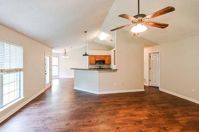 Building Photo - 8161 Loden Cove