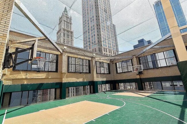 Building Photo - 4 bedroom in New York NY 10007