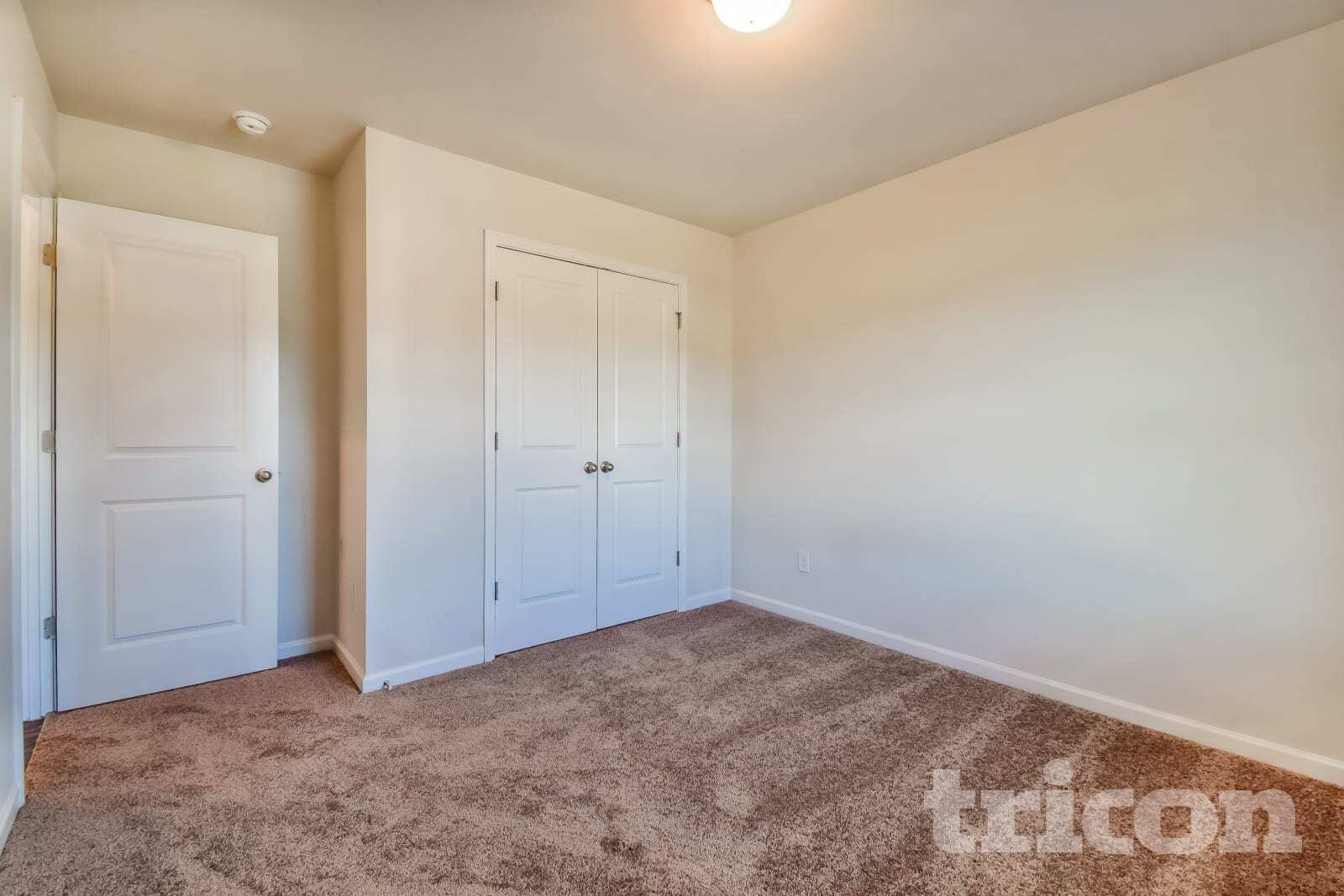 Building Photo - 4000 Bella View Ln