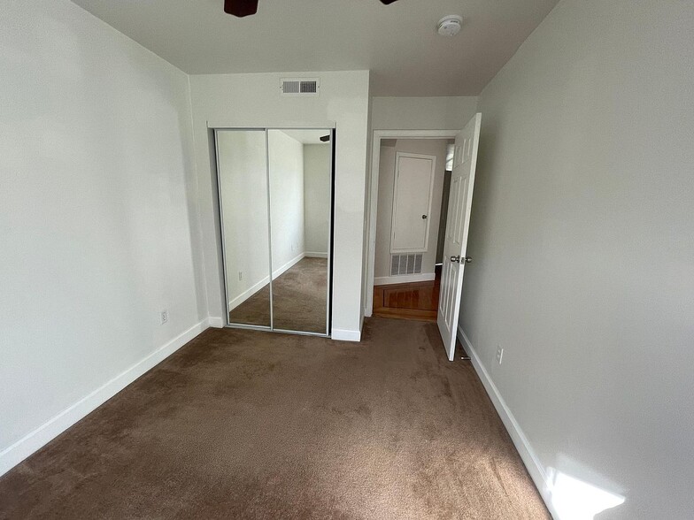 bedroom 2 - 432 Russia Ave