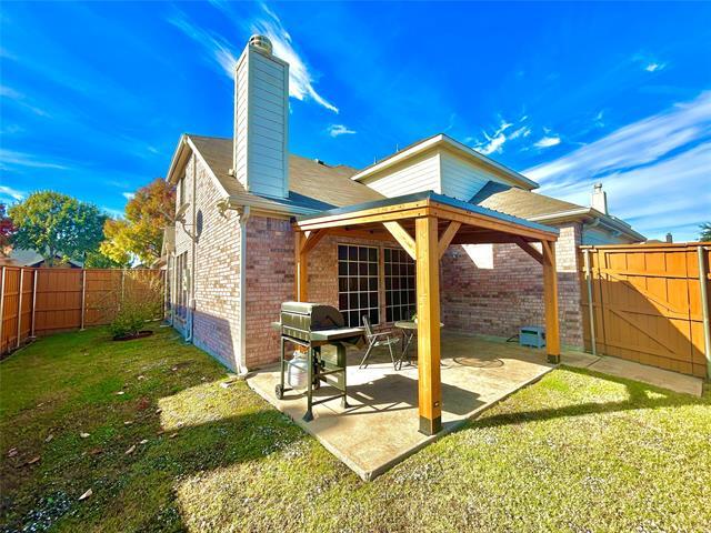 Building Photo - 2122 Trickling Creek Dr