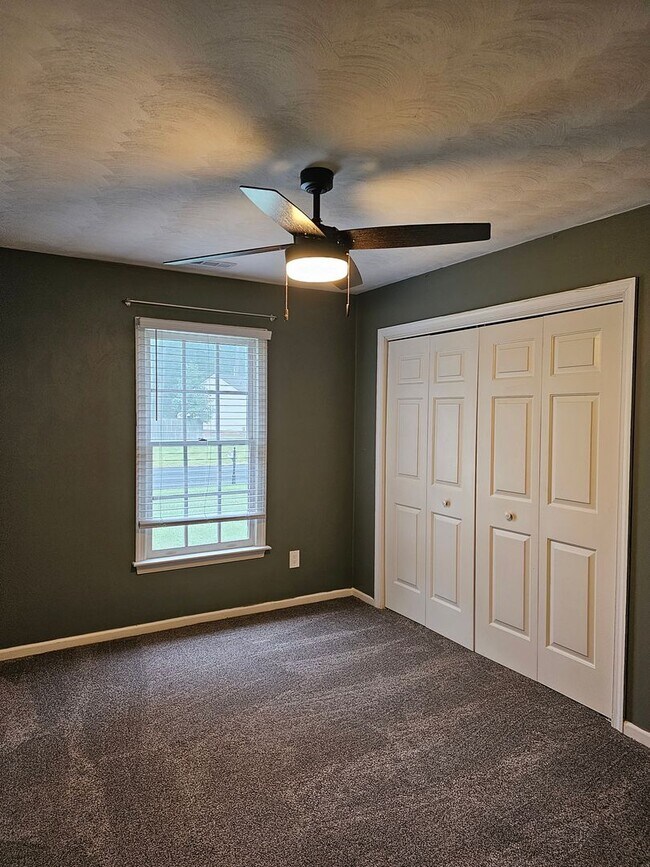 Building Photo - 803 Haskins Dr