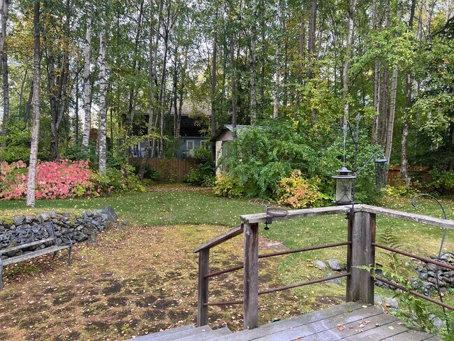 Building Photo - 4 Bedroom House in Prime Oceanview Location