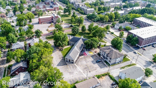 Building Photo - 1301 University Ave