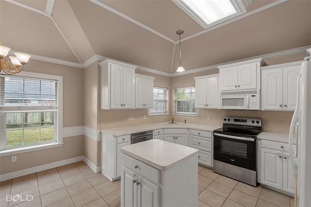 Building Photo - 6012 Whitney Dr