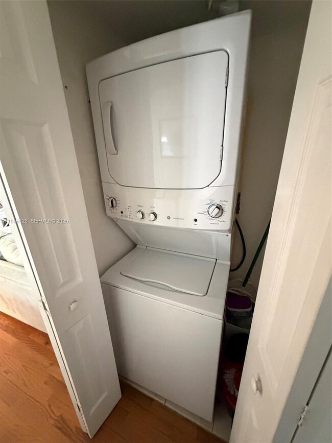 Building Photo - 8345 Byron Ave