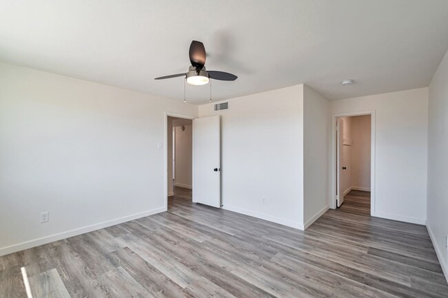 Building Photo - Huge 2 Story Home in Prime ASU neighborhood