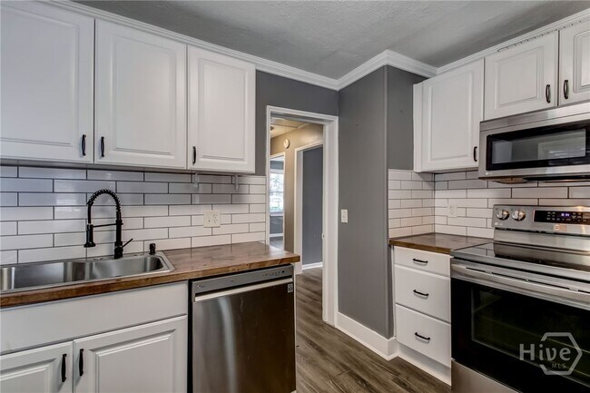 Building Photo - 414 E 58th St