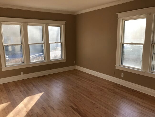 Building Photo - 116 N Adams St