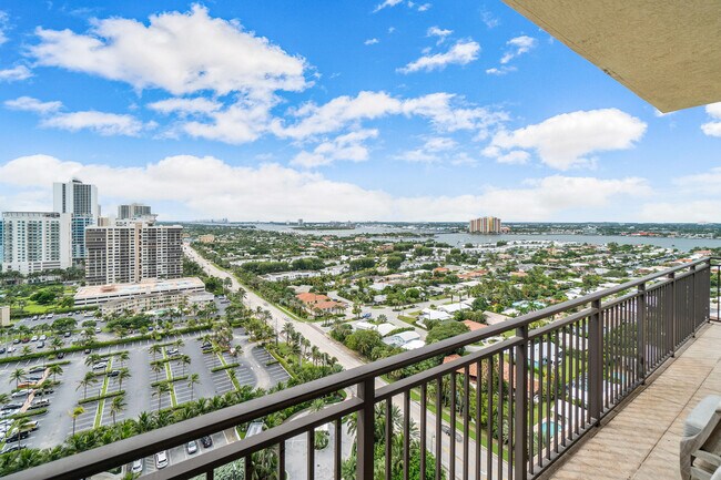 Building Photo - 3800 N Ocean Dr