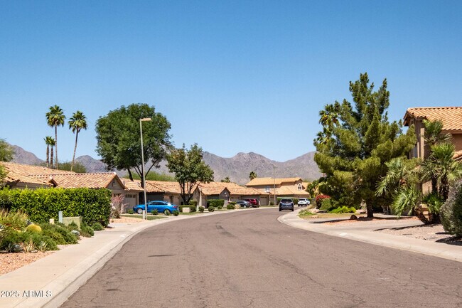 Building Photo - 8842 E Palm Ridge Dr