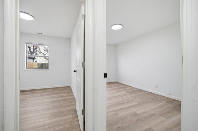 Building Photo - FULLY REMODELED 2 BED, 1.5 BATH BUNGALOW IN NORFOLK FOR RENT!