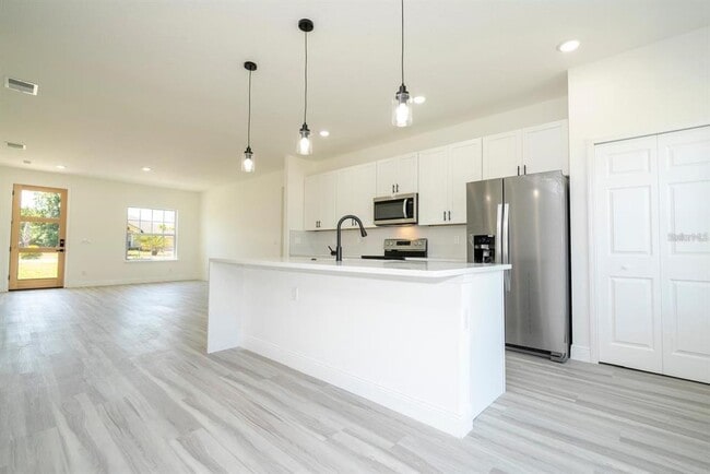 Building Photo - 3211 SW 128th Street Rd