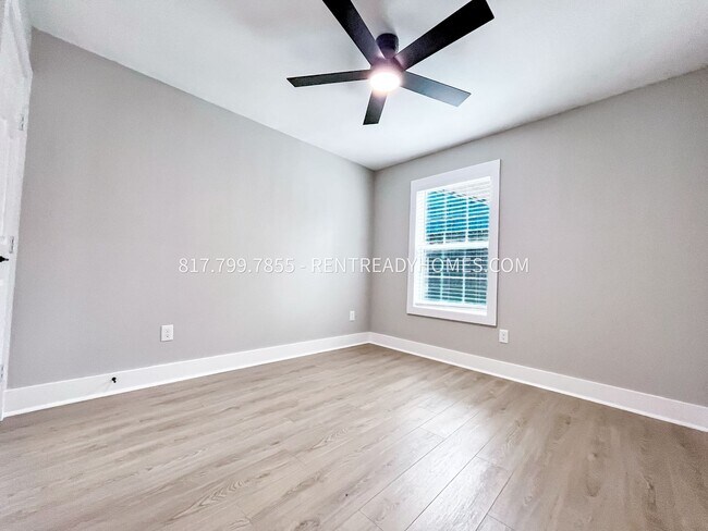 Building Photo - 5022 Hull St