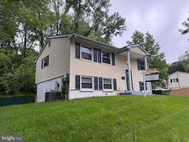 Building Photo - 4521 Edinburg Dr