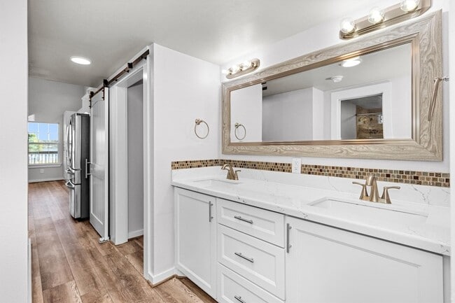 Building Photo - 12922 Longstreet Rd