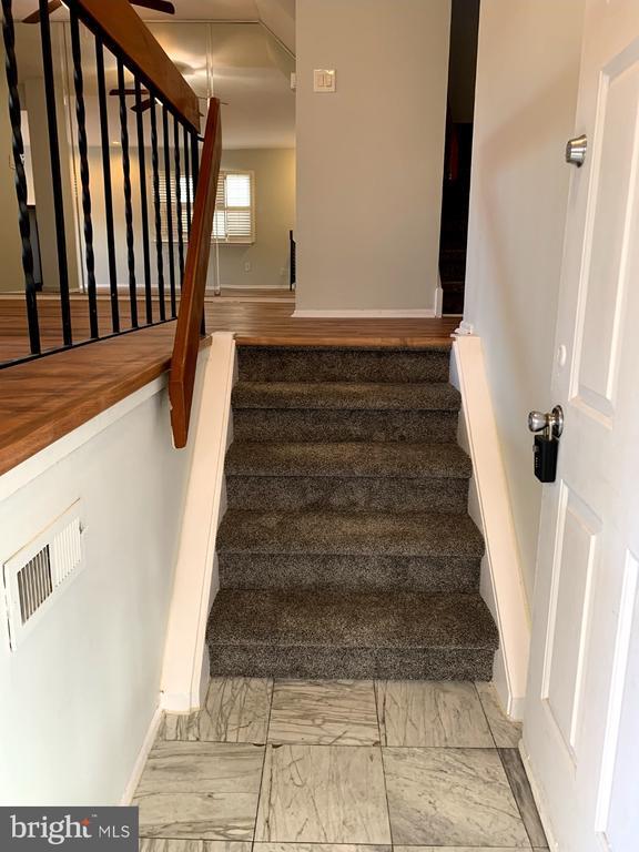 Building Photo - 9358 Neil Rd