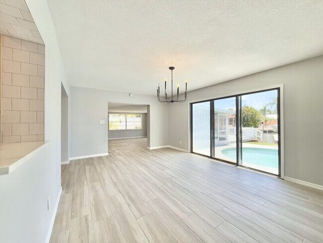 Building Photo - 8718 Thornwood Ln