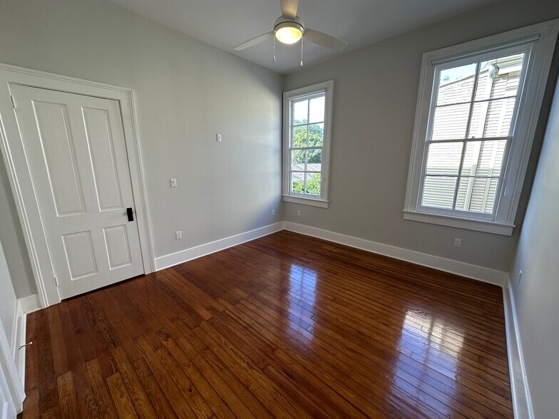 Middle Bedroom - 5520 Loyola Ave