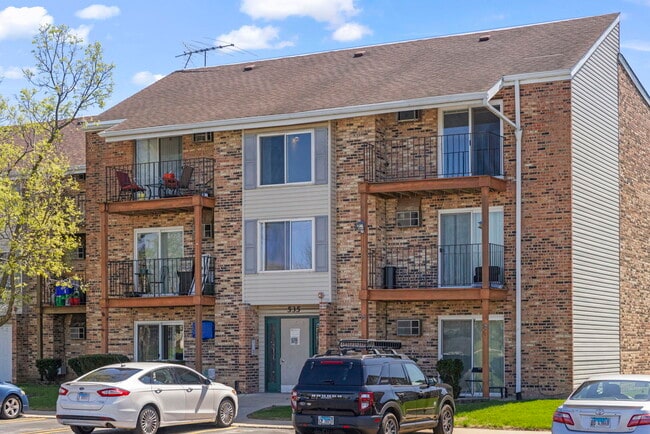 Building Photo - 535 W Lies Rd