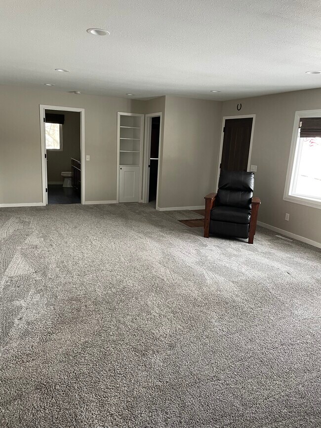 Building Photo - 4725 American Legion Rd SE