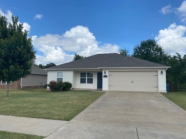 Primary Photo - Super Cute Home in SW Bentonville!
