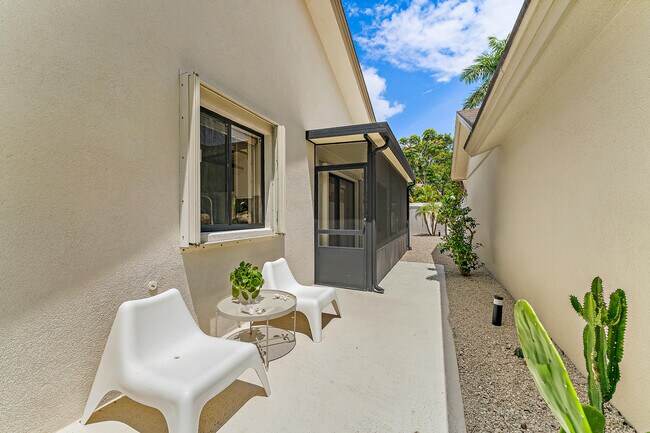 Building Photo - 125 Harbourside Cir