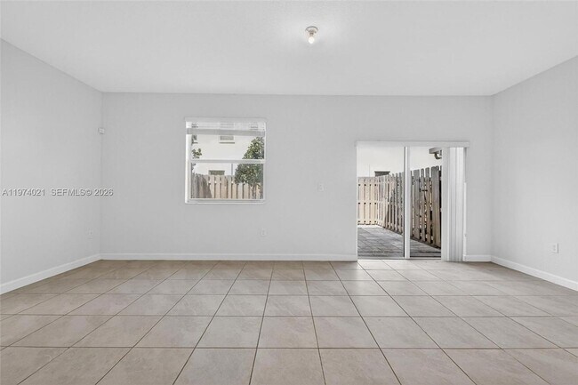 Building Photo - 2619 SE 11th St