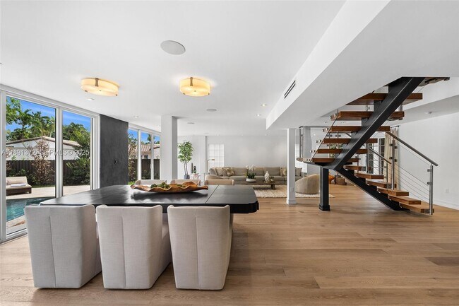 Building Photo - 575 Bay Point Rd