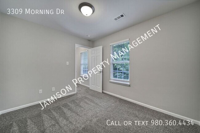 Building Photo - 3309 Morning Dr