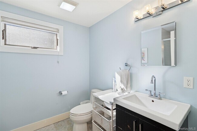 Building Photo - 6 Sunset Rd