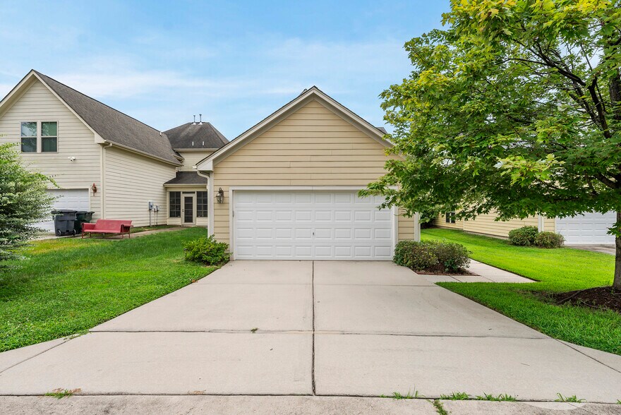 Building Photo - 1004 Crinoline Ln