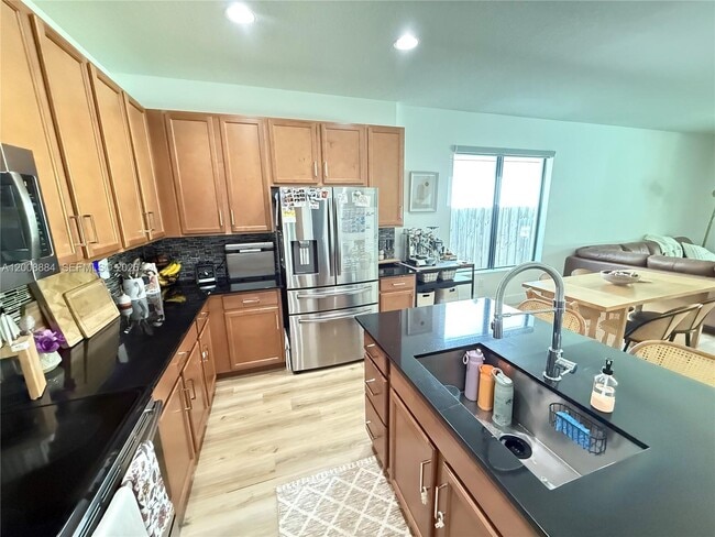 Building Photo - 2945 SE 3rd St