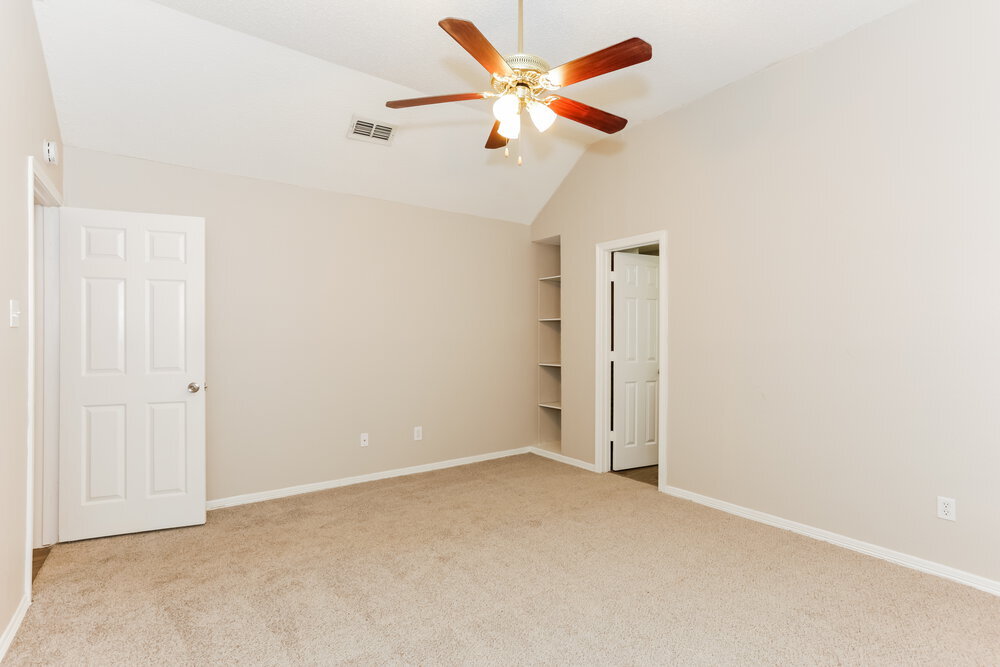 Building Photo - 724 Nicole Dr