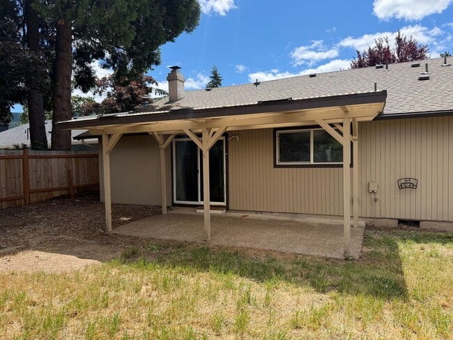 Building Photo - 3 bedroom 2 bath house in Thurston!