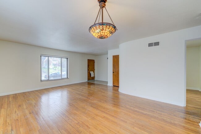 Building Photo - 1154 Moorlands Dr