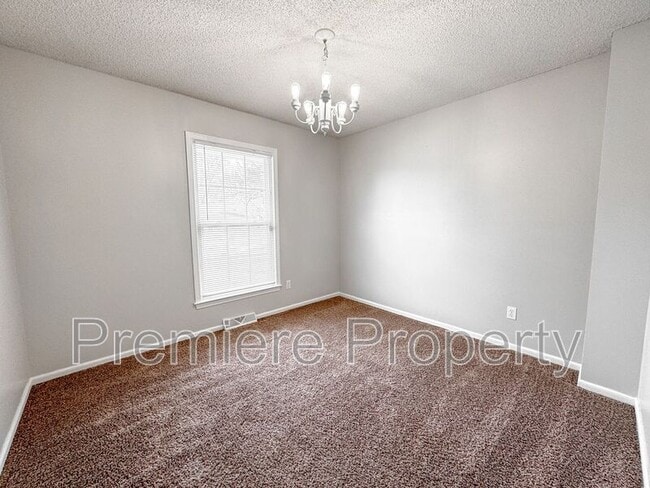Building Photo - 7012 N Winan Ave