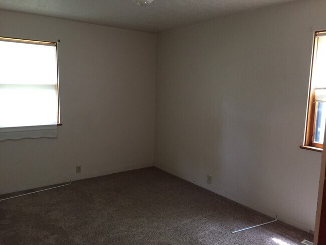 Building Photo - Adorable 2 bedroom 1 bathroom located on the Boise Bench.