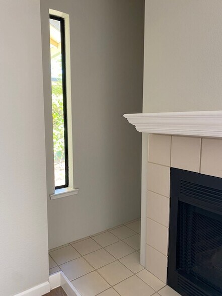 Building Photo - 1806 Woodlake Dr