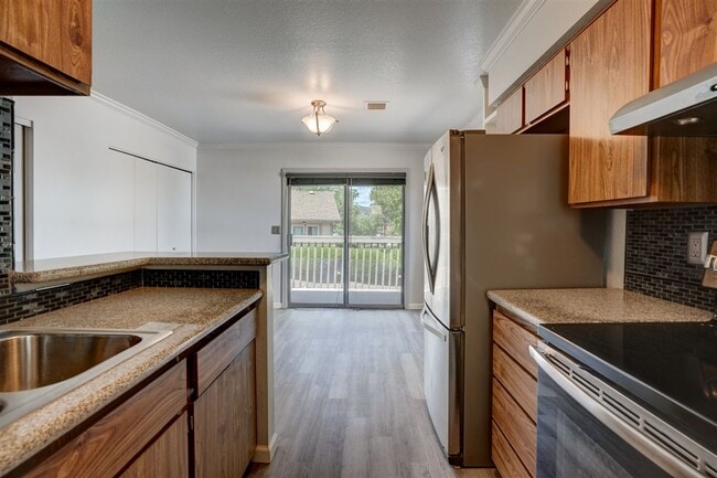 Building Photo - 2 bedroom, 2 bathroom condo for rent in Mo...
