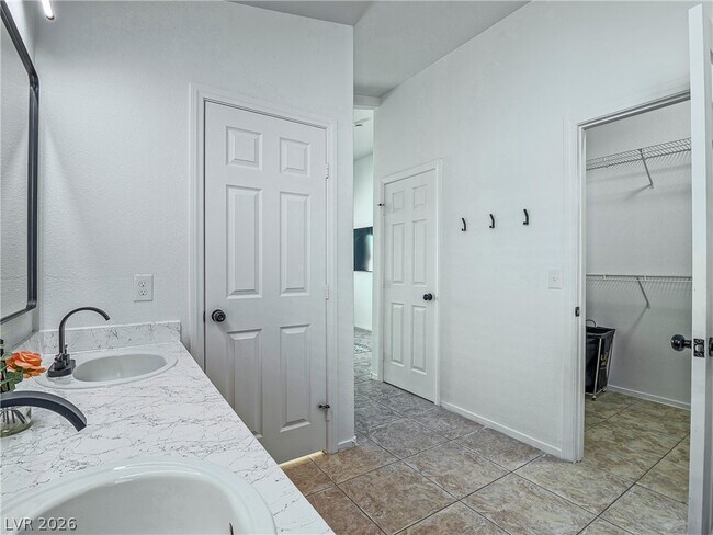 Building Photo - 6832 Rosinwood St