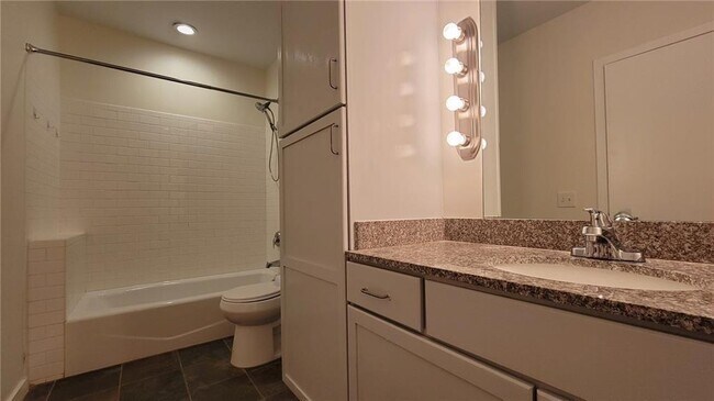 Building Photo - 620 Glen Iris Dr NE