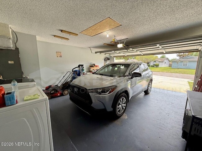 Building Photo - 7541 Allspice Cir N