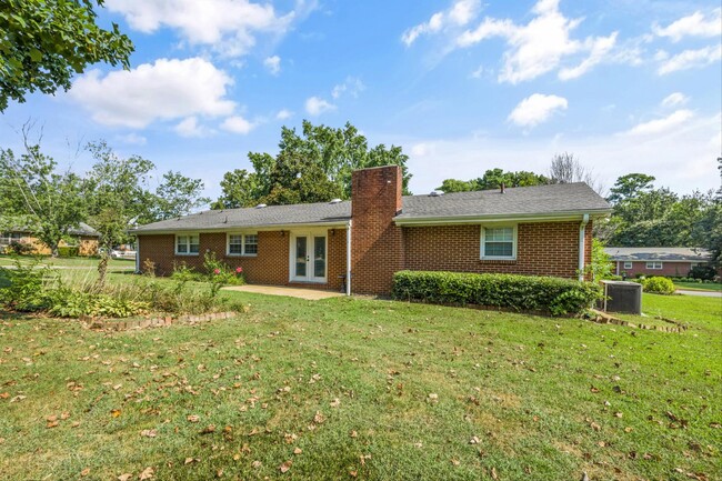 Building Photo - 600 Gale Ln